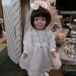 new Ashton Drake Michele Girard Kassis First Communion Doll Porcelain 14"